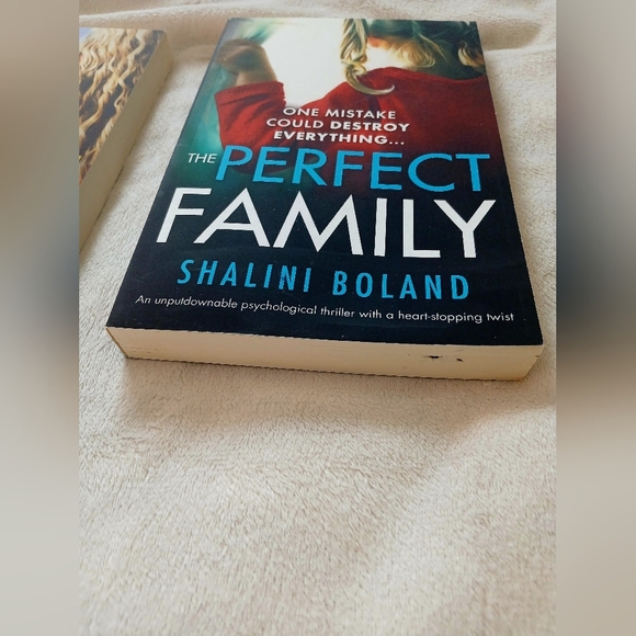 Source Unknown Book Set with Blue, Red, Yellow Covers - Picture 2 of 5